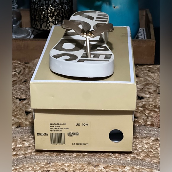 Michael Kors Gold and White Platform Flip-flops - Picture 5 of 8